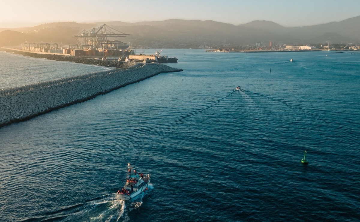 Operación y supervisión de obra marítima de Arsus Shipping